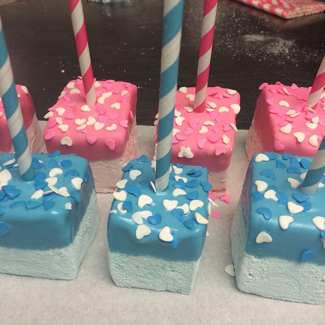 Marshmallow pops