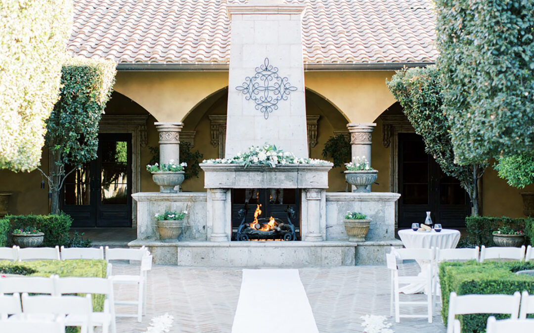 Outdoor wedding venue by Alyssa Reine Photography