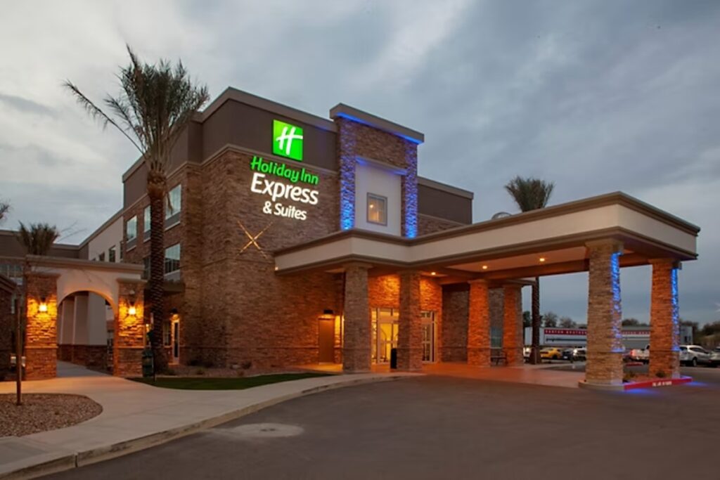 Holiday Inn Express & Suites Phoenix East – Gilbert